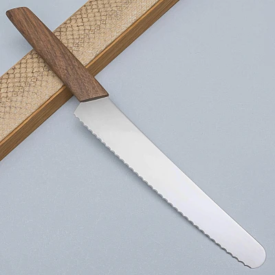 Victorinox Swiss Modern Walnut Broodmes 22 cm